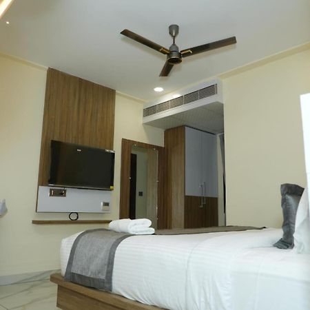 Hotel Phoenix Grand Visakhapatnam Exterior foto